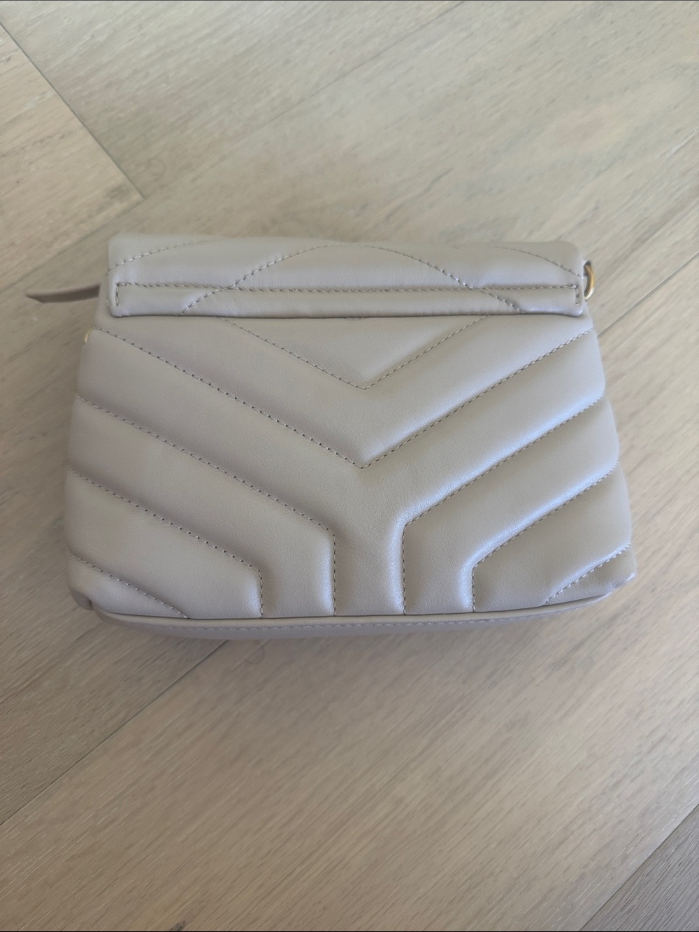 Lou small YSL bag in Quilted Leather- NOT original Look a Like! Flaw - Picture 4 of 9